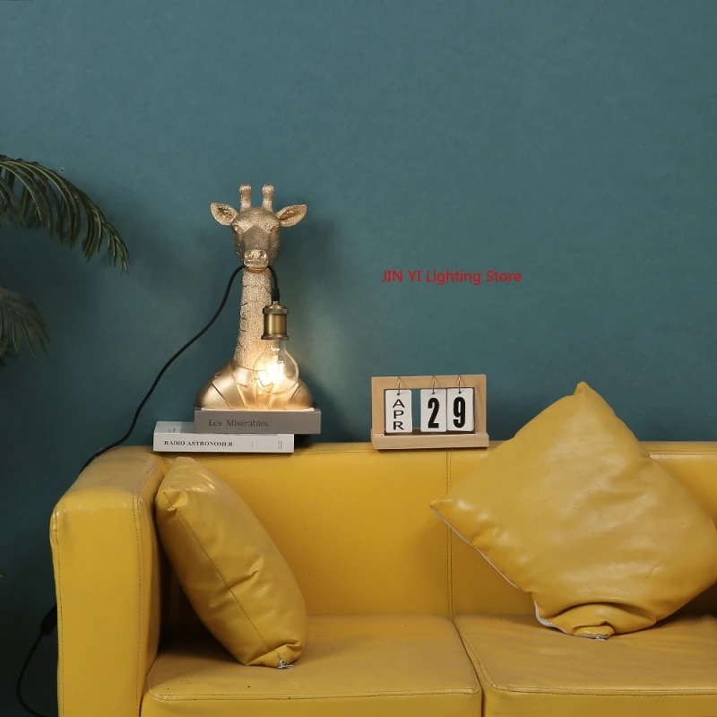 Decor Lighting Sales - Vendas quentes douradas resina girafa led